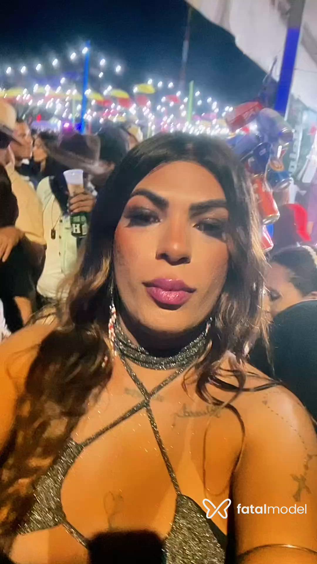 Acompanhante travesti com cabelo castanho de olhos castanhos - Isis Uva