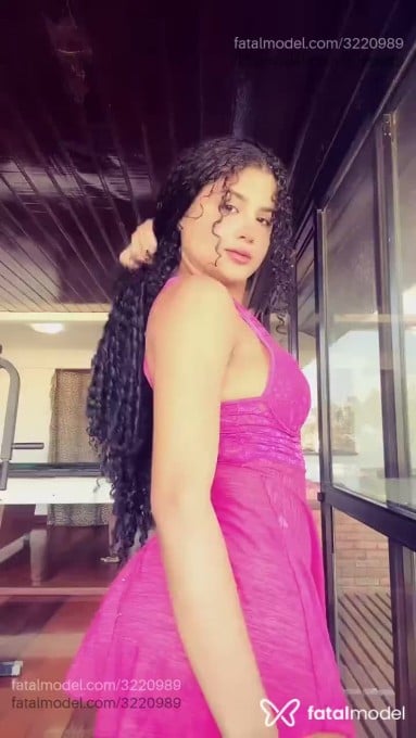 Acompanhante mulher morena (o) de olhos castanhos em Macaé - Anna Liz