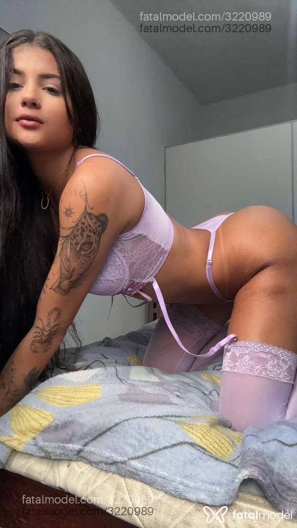 Acompanhante mulher morena (o) de olhos castanhos - Anna Liz