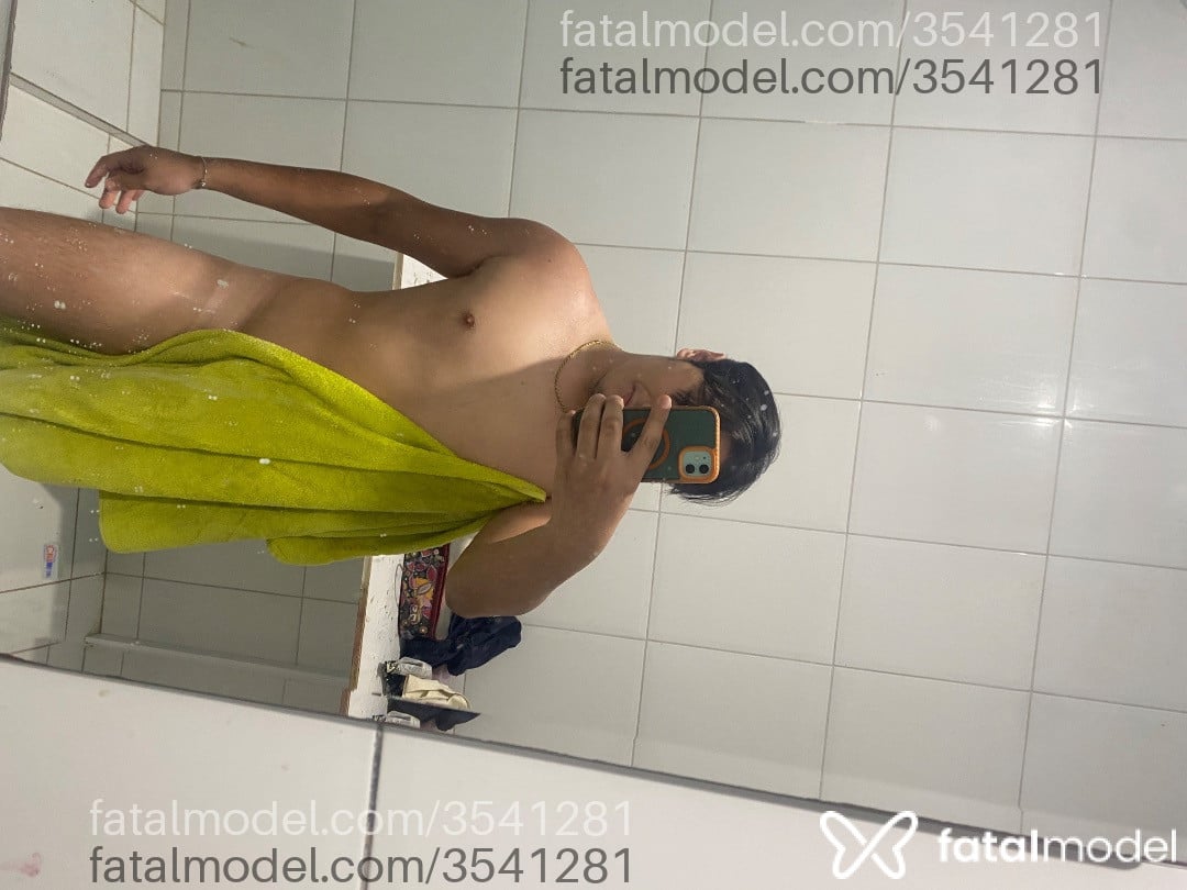 Acompanhante homem com cabelo castanho de olhos castanhos - Kaio Luccas