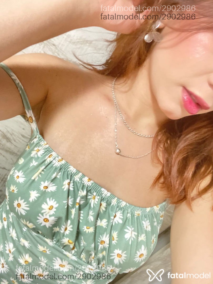 Acompanhante mulher com cabelo castanho de olhos castanhos - Flávia Melo