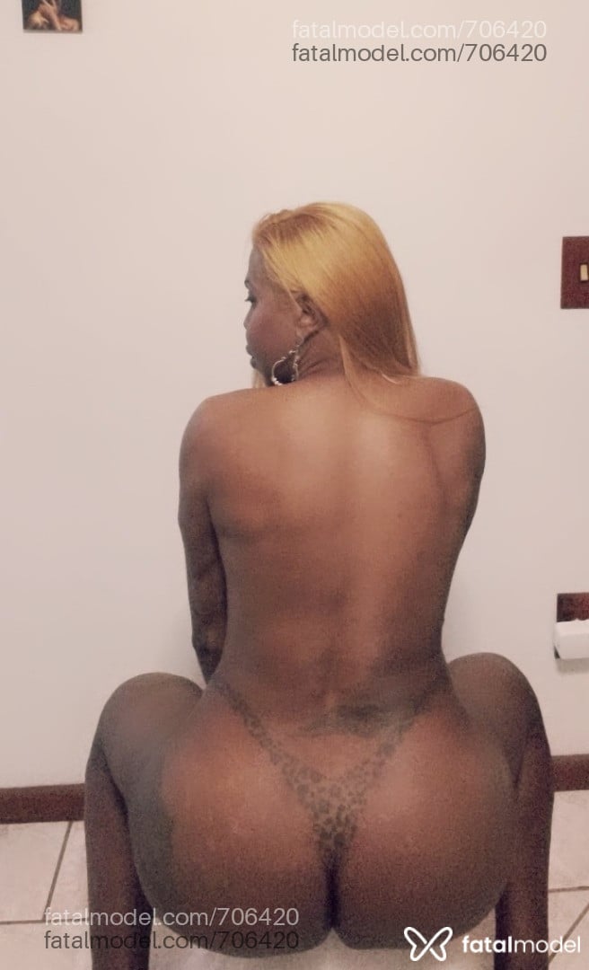 Acompanhante mulher trans ruiva (o) de olhos castanhos - Fabi Araujo