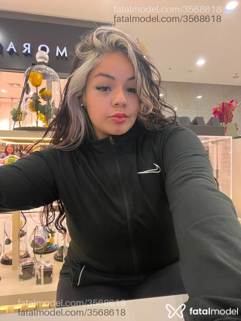Acompanhante mulher morena (o) de olhos castanhos - Marcella