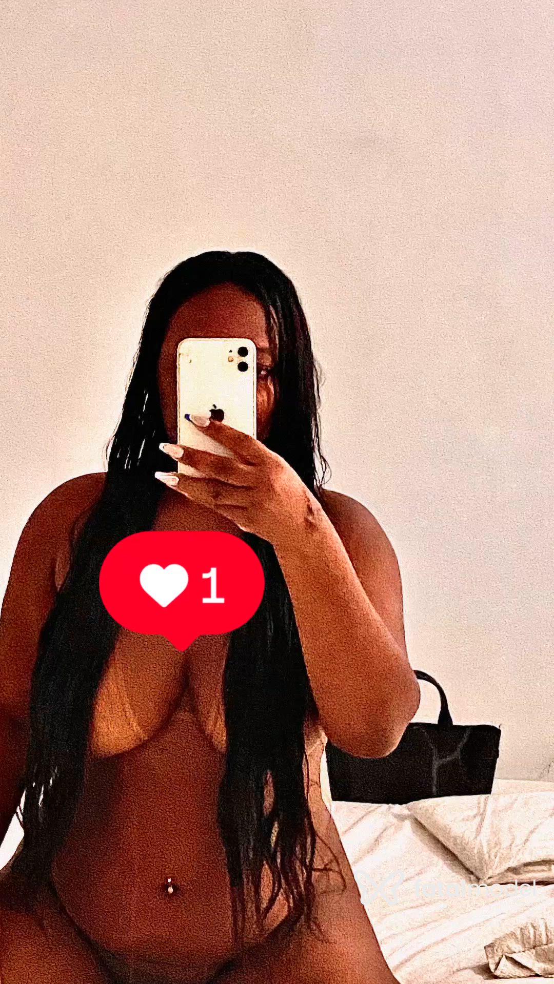 Acompanhante mulher com cabelo castanho de olhos pretos - Izabella