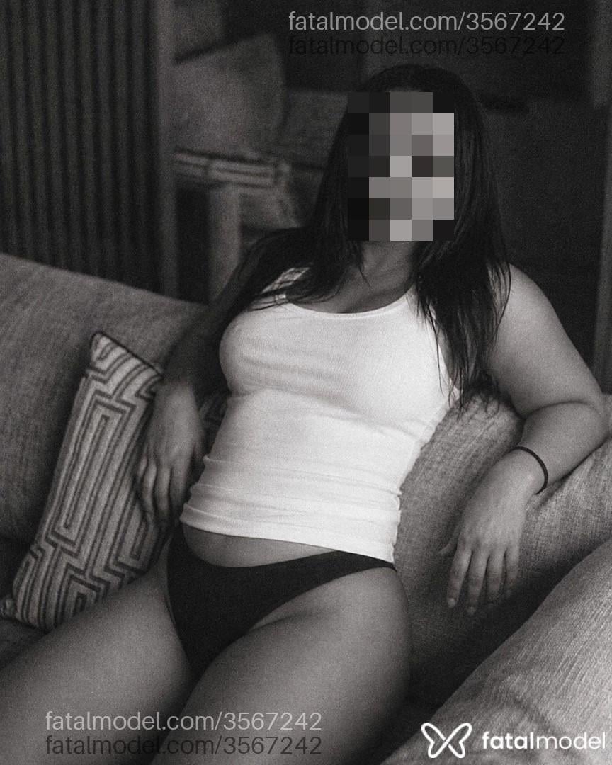 Acompanhante mulher morena (o) de olhos pretos - Laura