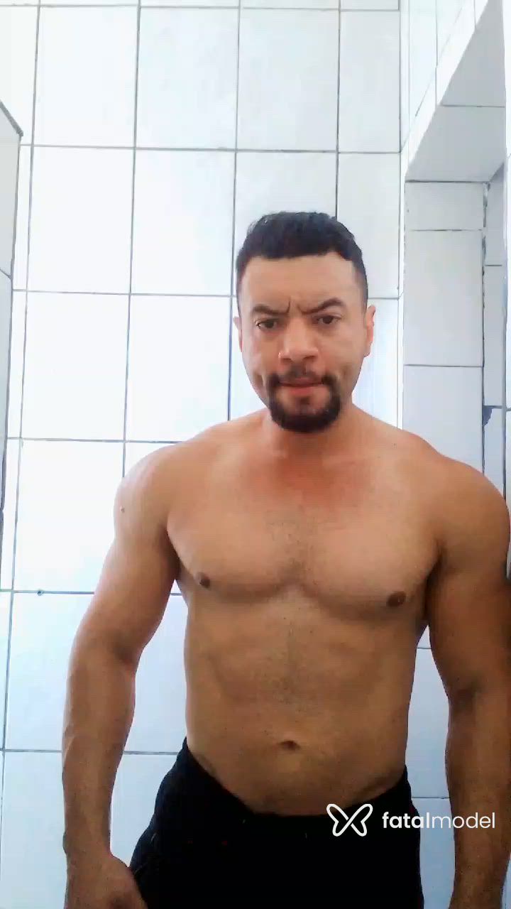 Acompanhante homem morena (o) de olhos castanhos - Magnata