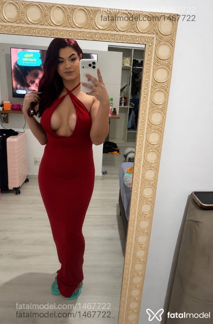 Acompanhante mulher trans com cabelo castanho de olhos castanhos - Laís Santini