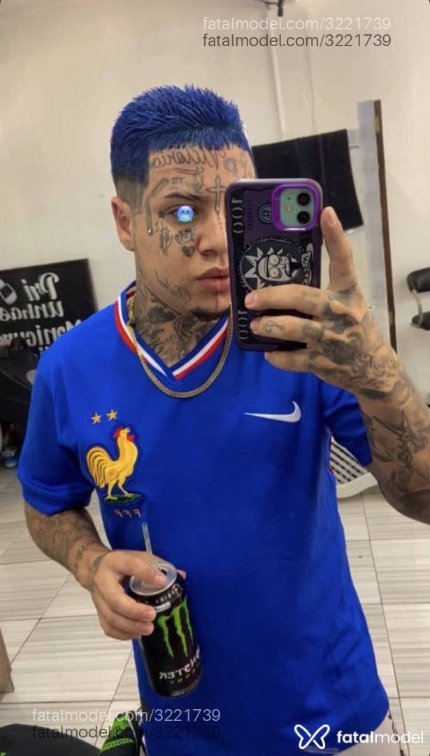 Acompanhante homem morena (o) de olhos castanhos em Rio de Janeiro - Derek Kaua