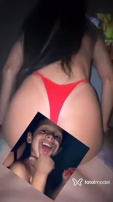 Acompanhante mulher trans morena (o) de olhos mel - Beatriz