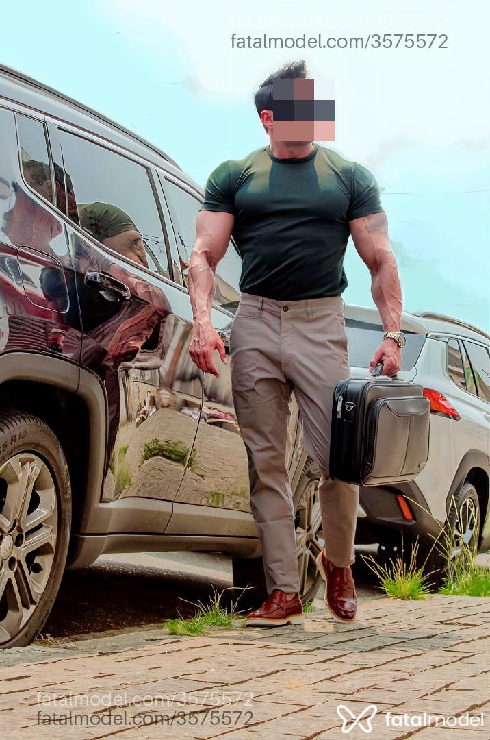 Acompanhante mulher com cabelo castanho de olhos castanhos - Bryan Fury