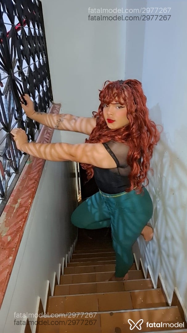 Acompanhante mulher trans loira (o) de olhos castanhos - Yasmin