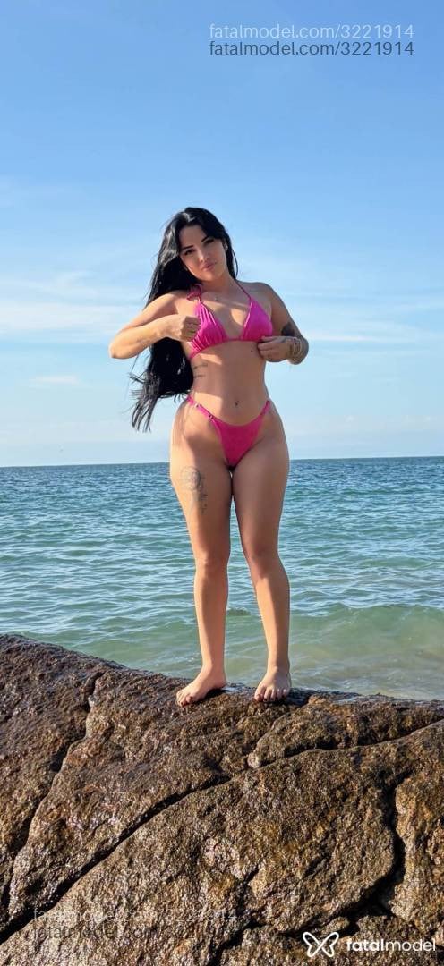 Acompanhante mulher morena (o) de olhos castanhos - Carol