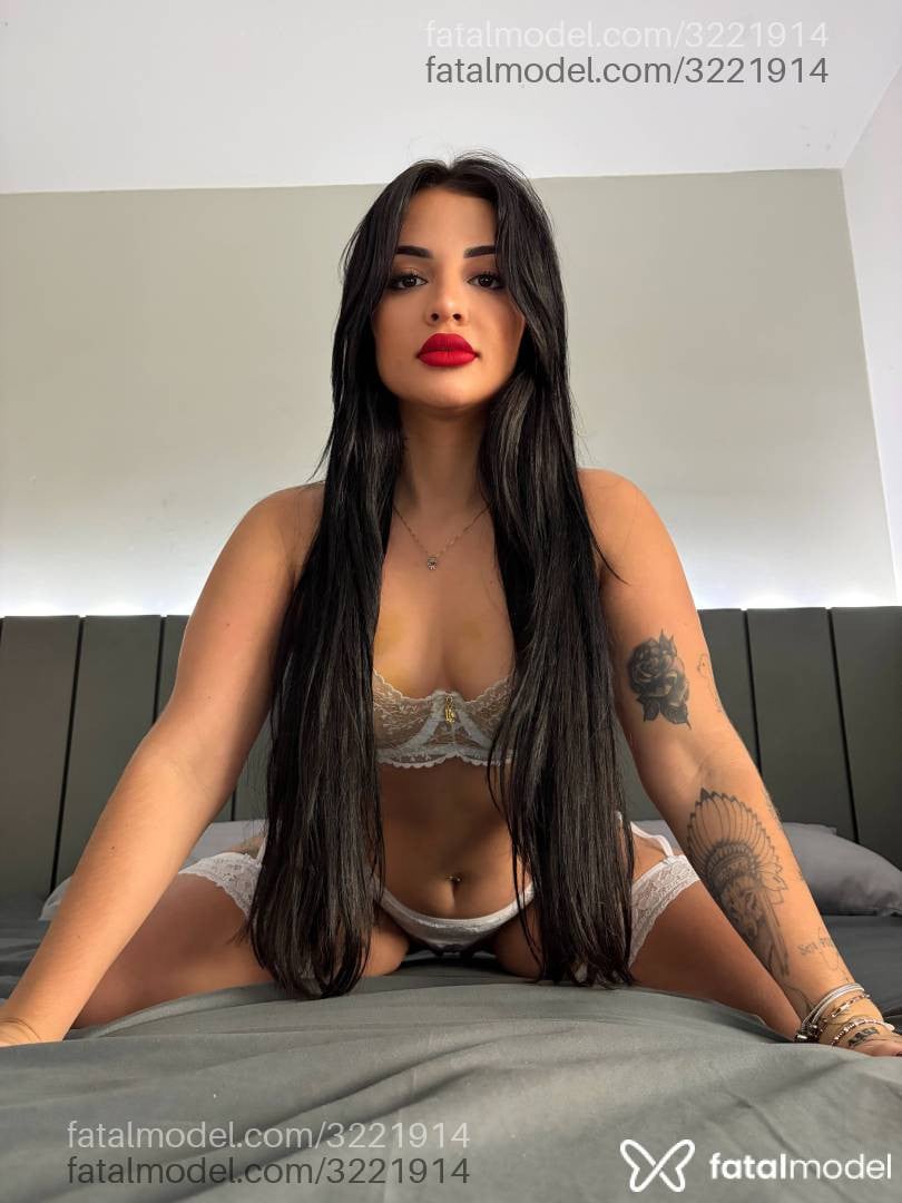Acompanhante mulher morena (o) de olhos castanhos - Carol