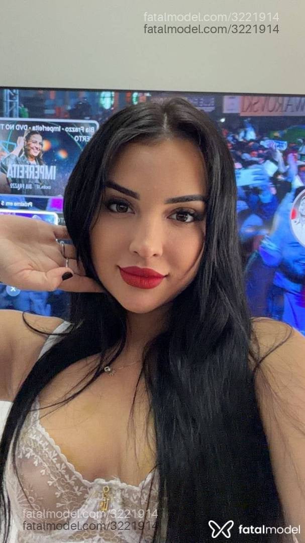 Acompanhante mulher morena (o) de olhos castanhos - Carol