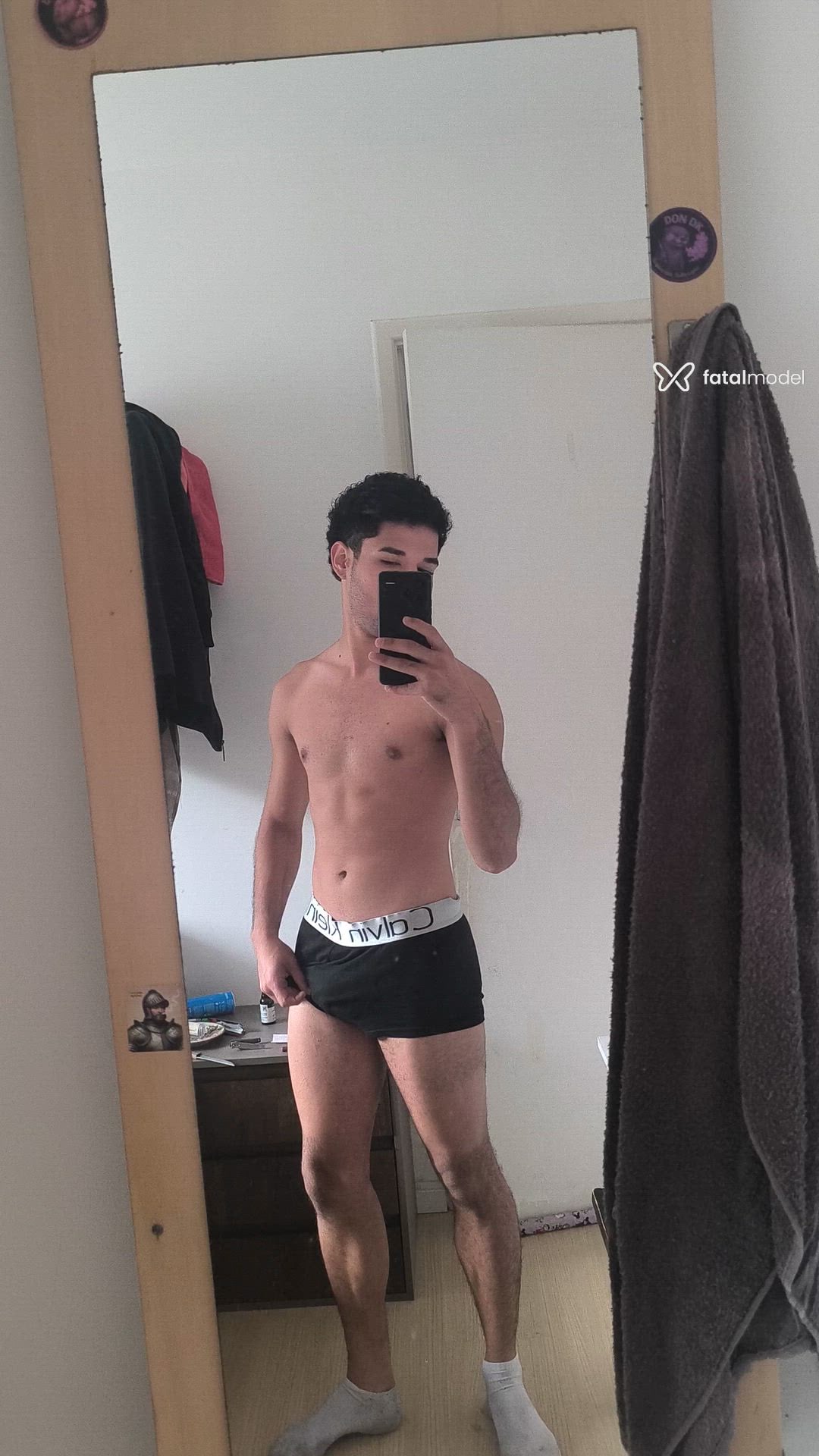 Acompanhante homem com cabelo castanho de olhos castanhos - Novinhoxx