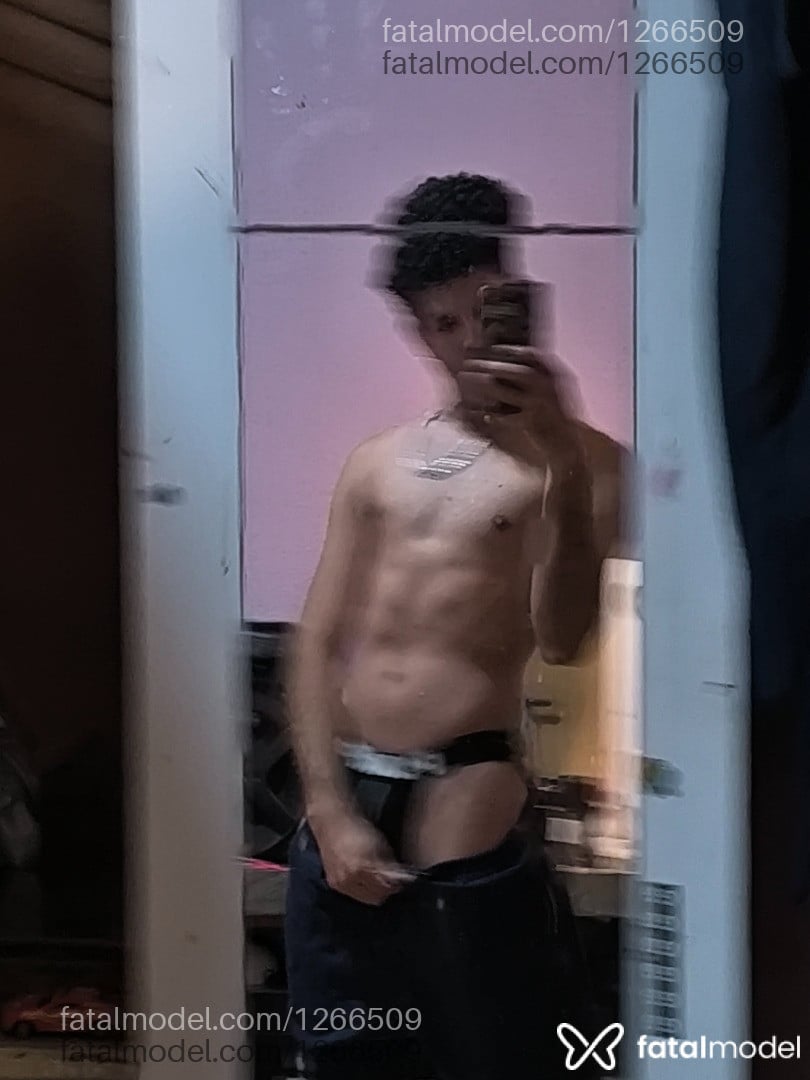Acompanhante homem com cabelo castanho de olhos castanhos - Novinhoxx