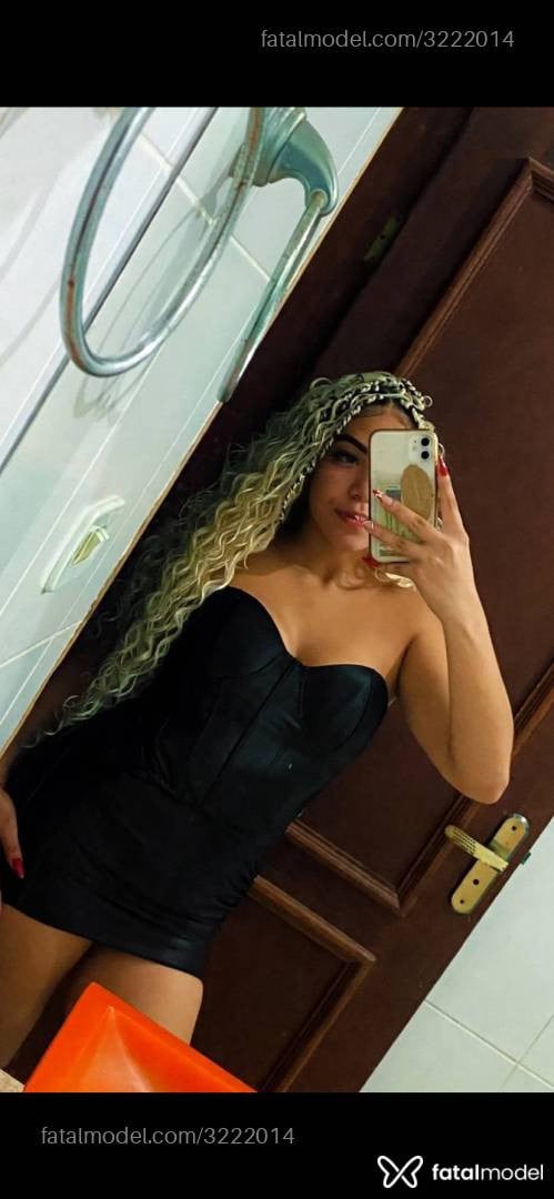 Acompanhante mulher morena (o) de olhos castanhos - Maya