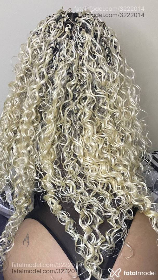 Acompanhante mulher morena (o) de olhos castanhos - Lavínia