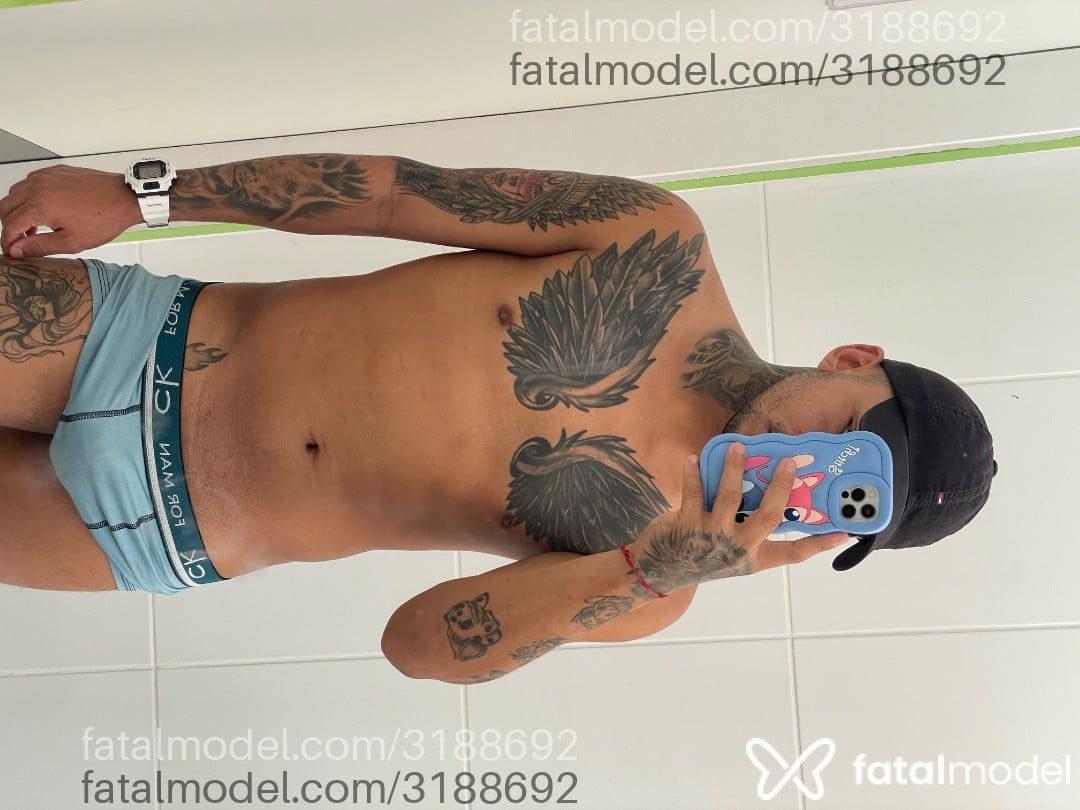 Acompanhante homem morena (o) de olhos pretos - Ativozs Acompanhante homem morena (o) de olhos pretos - Ativozs