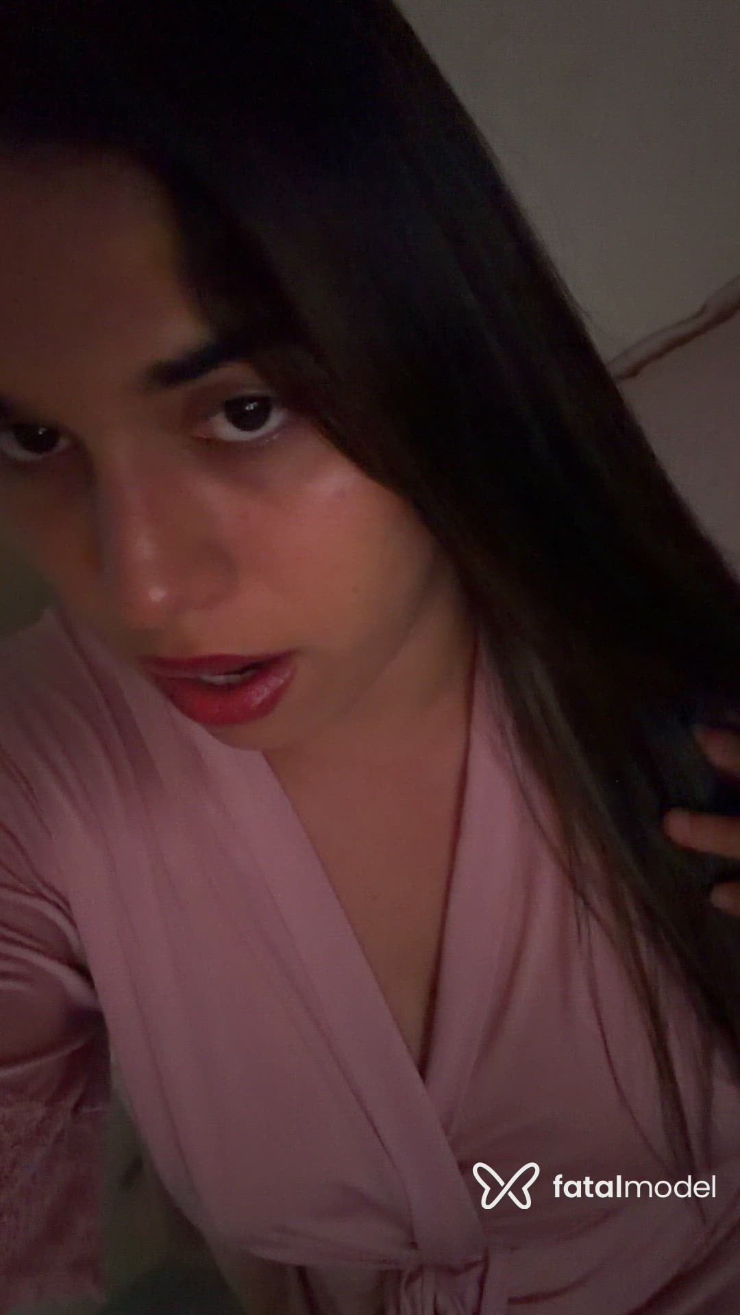 Acompanhante mulher trans morena (o) de olhos castanhos - Giovanna