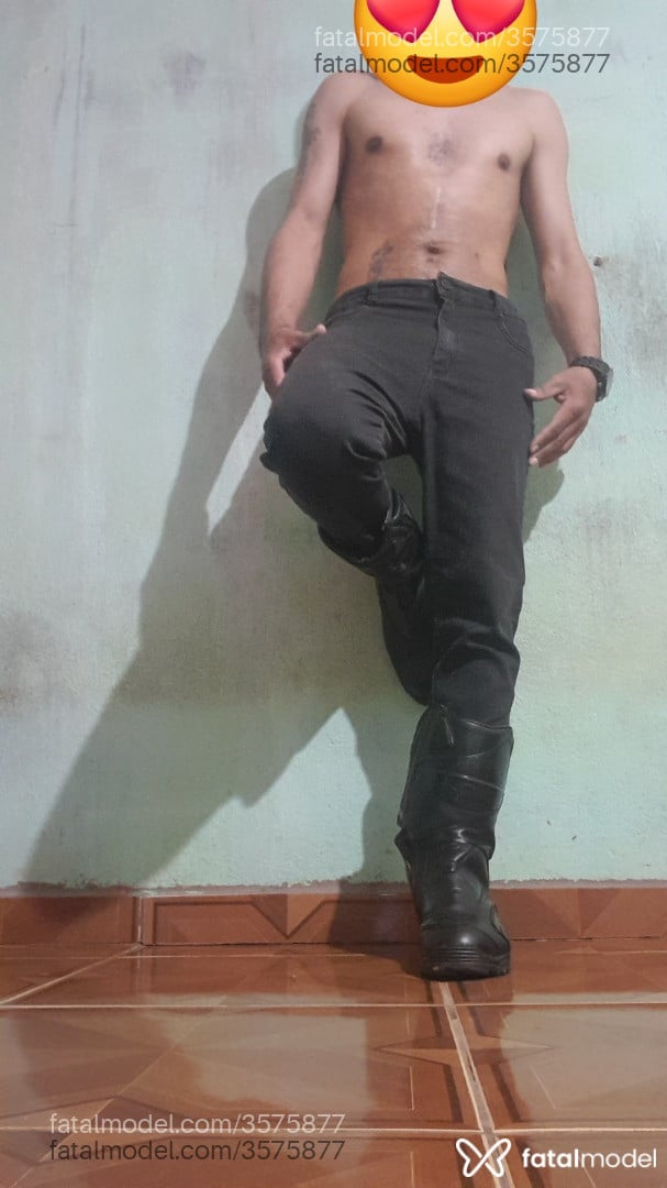 Acompanhante homem morena (o) de olhos castanhos - Mayck Acompanhante homem morena (o) de olhos castanhos - Mayck