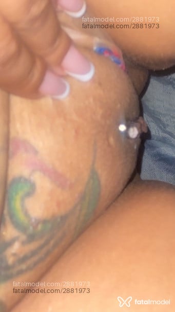 Acompanhante mulher morena (o) de olhos castanhos - Abahianaarretada