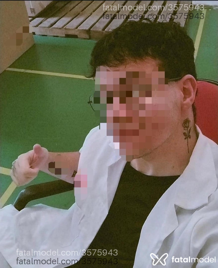 Acompanhante homem morena (o) de olhos castanhos - Tetts