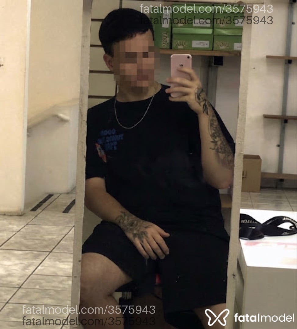 Acompanhante homem morena (o) de olhos castanhos - Tetts