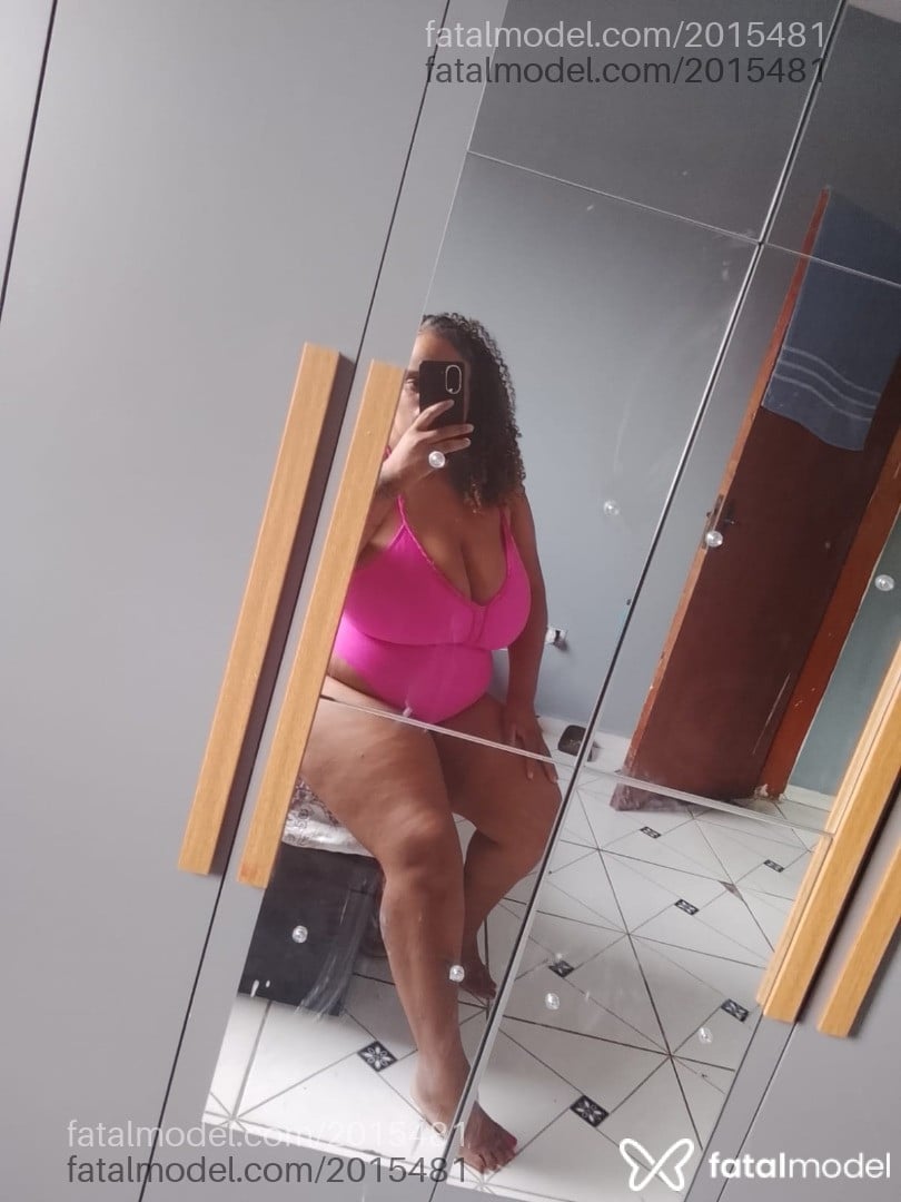 Acompanhante mulher com cabelo castanho de olhos castanhos - Jadi