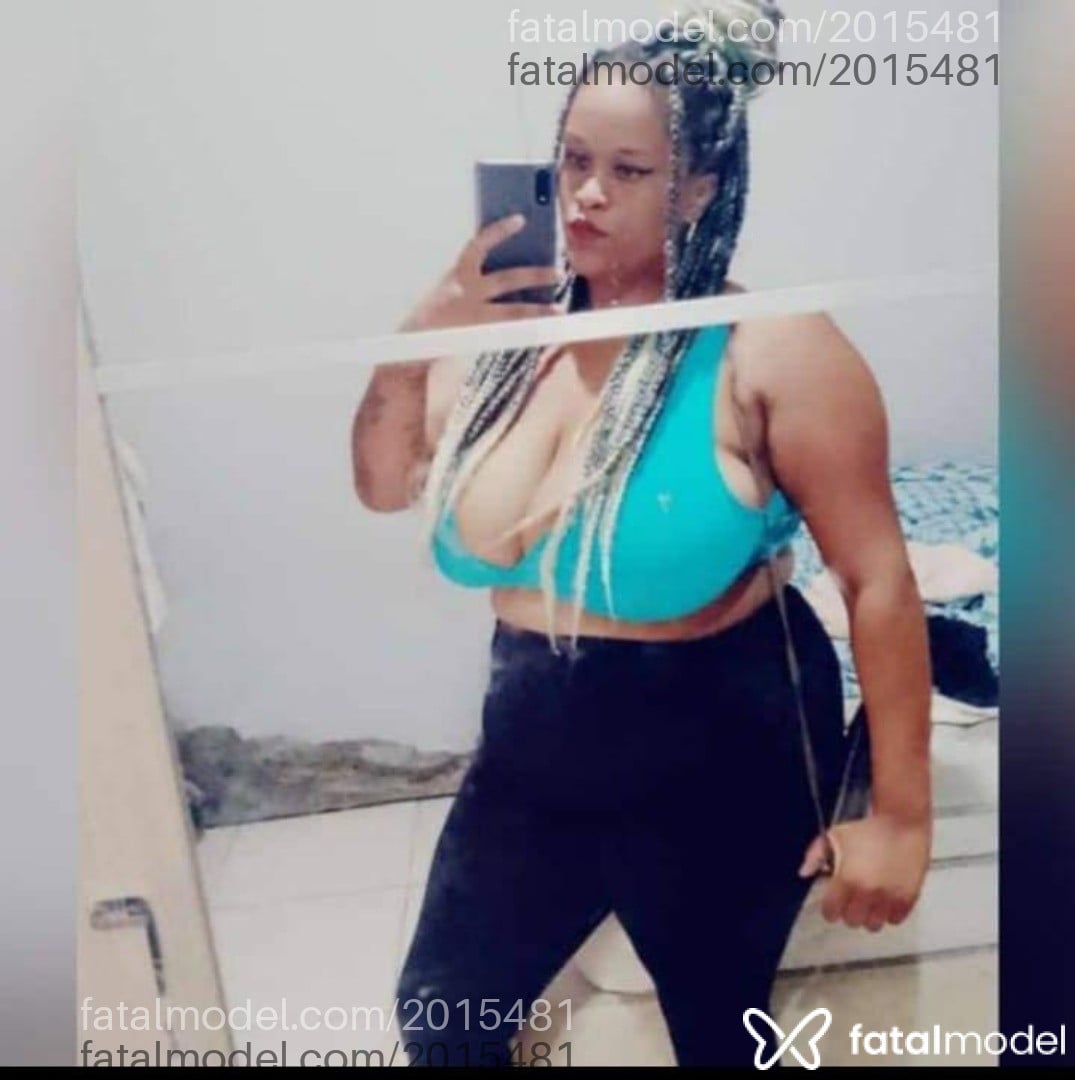 Acompanhante mulher com cabelo castanho de olhos castanhos - Jadi