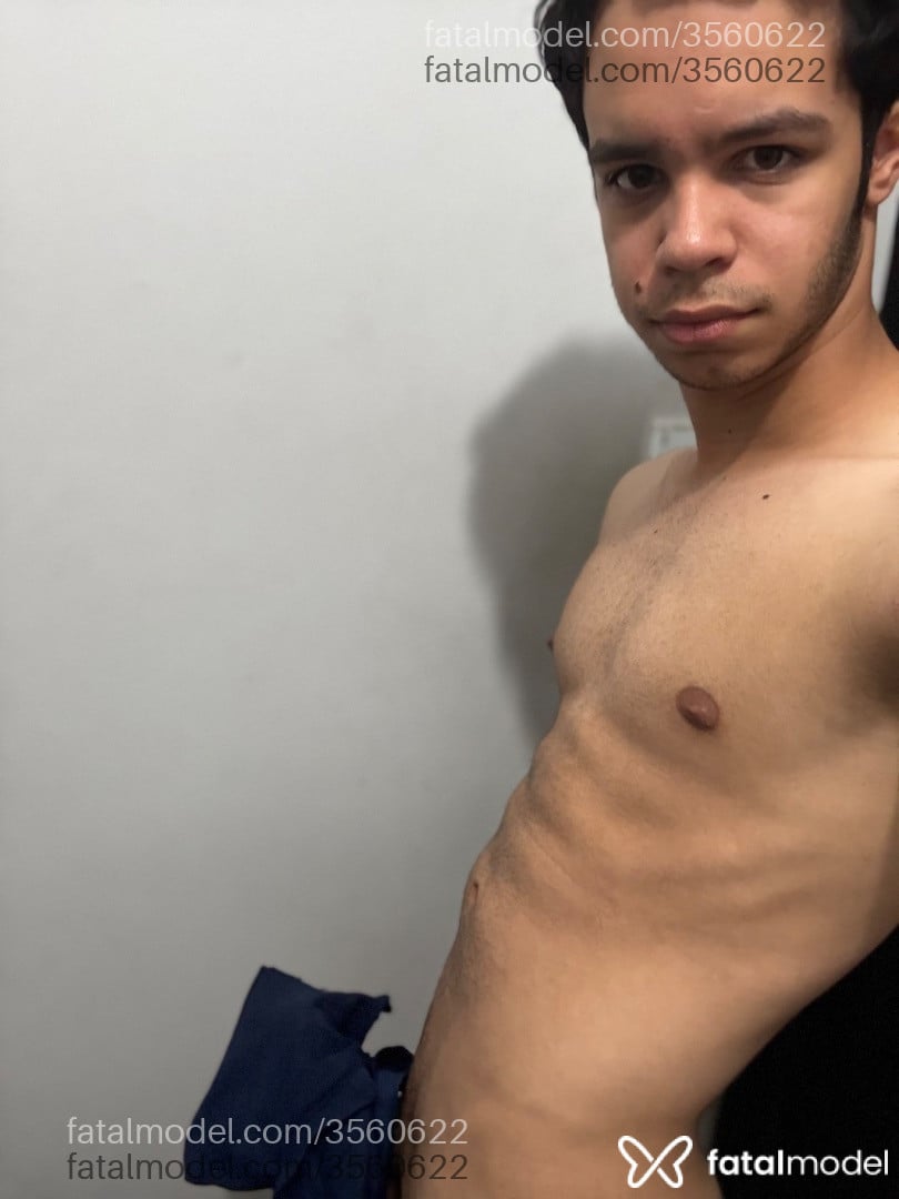 Acompanhante homem morena (o) de olhos mel - Jesse James