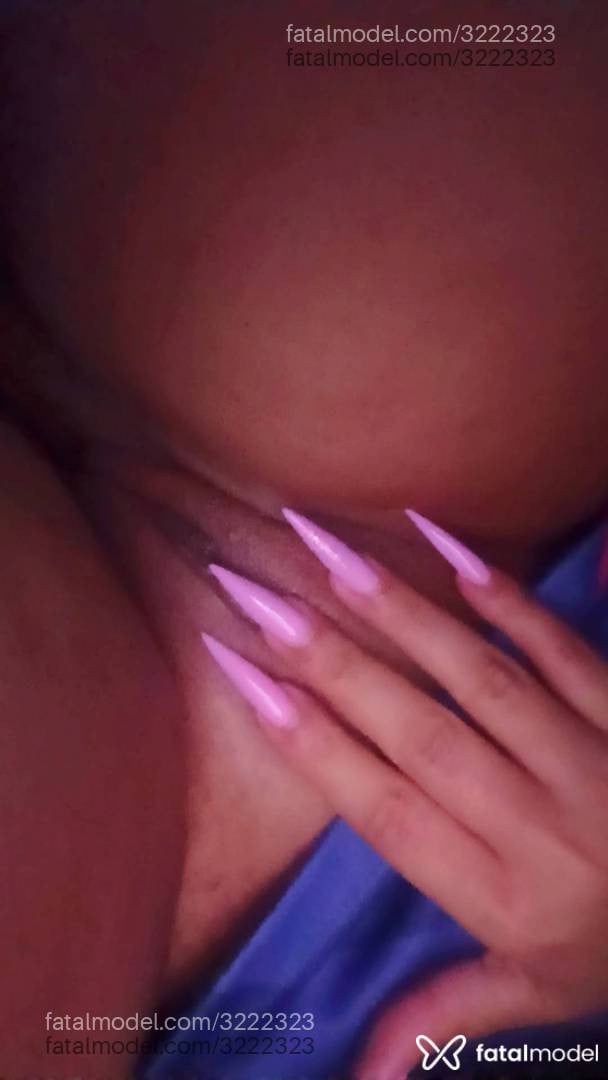 Acompanhante mulher morena (o) de olhos pretos - Pretinhaa