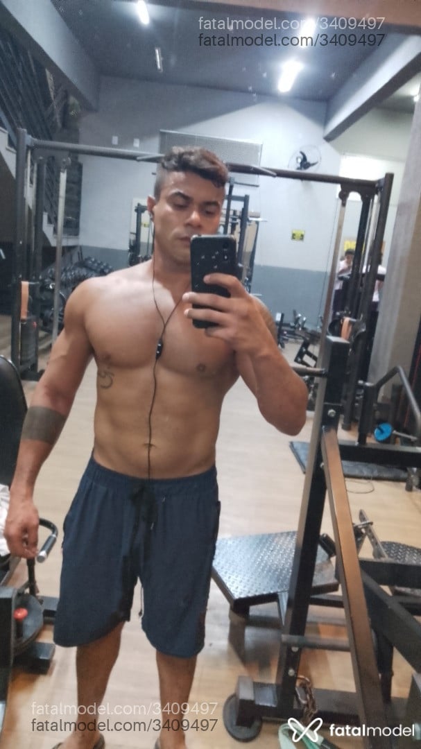 Acompanhante homem com cabelo castanho de olhos castanhos - Netto Acompanhante homem com cabelo castanho de olhos castanhos - Netto