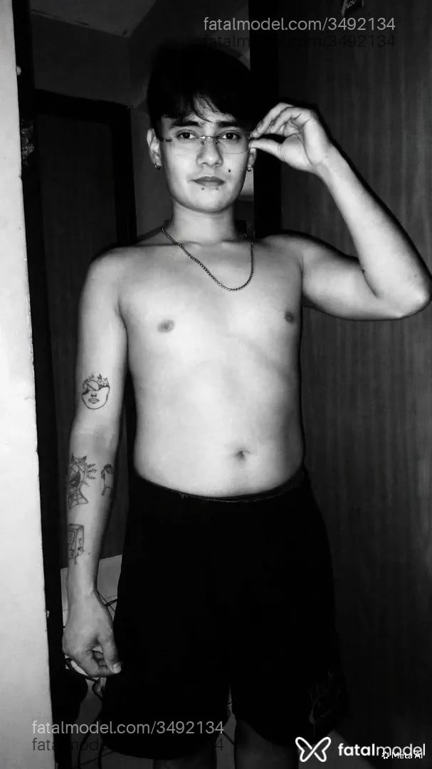 Acompanhante homem morena (o) de olhos pretos - Edu