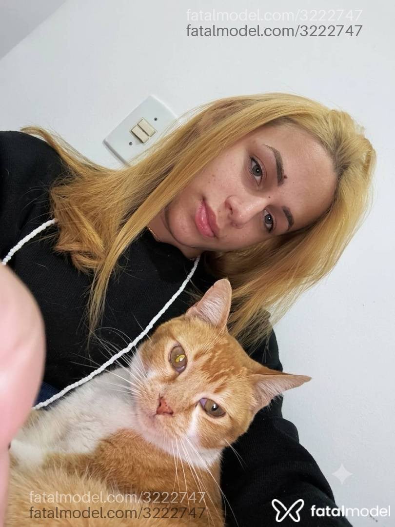 Acompanhante mulher trans morena (o) de olhos verdes em São Paulo - Heloá Silva