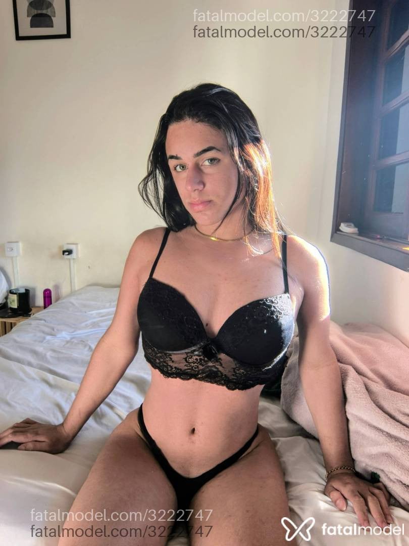 Acompanhante mulher trans morena (o) de olhos verdes em São Paulo - Camille Eloá