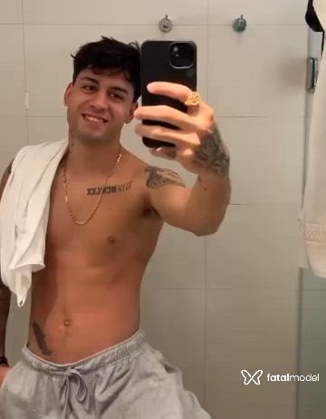 Acompanhante homem morena (o) de olhos castanhos - Tayrone