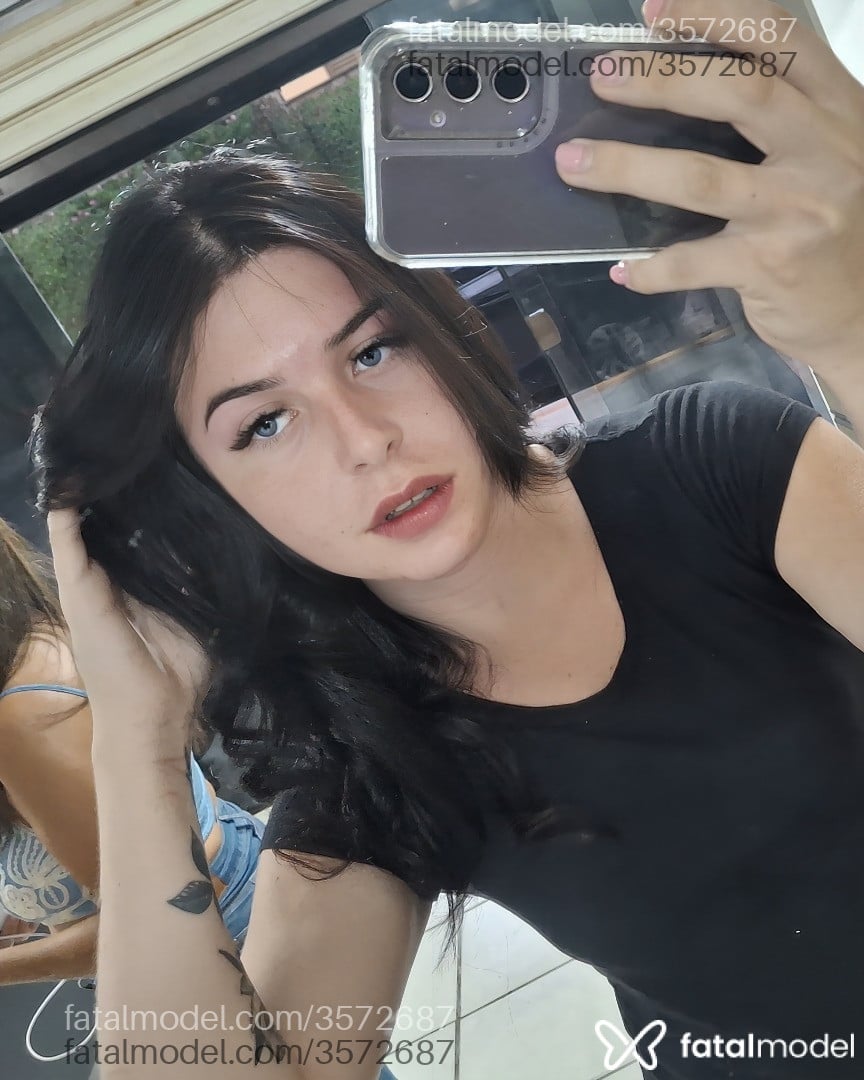 Acompanhante mulher trans morena (o) de olhos azuis - Atena Vesper