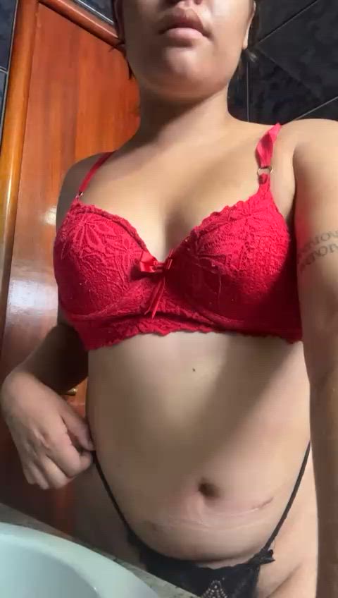 Acompanhante mulher morena (o) de olhos castanhos - Sarah Mel Acompanhante mulher morena (o) de olhos castanhos - Sarah Mel