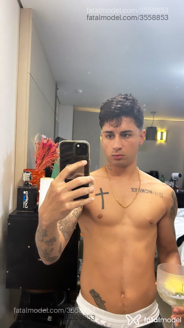 Acompanhante homem morena (o) de olhos castanhos - Tayrone