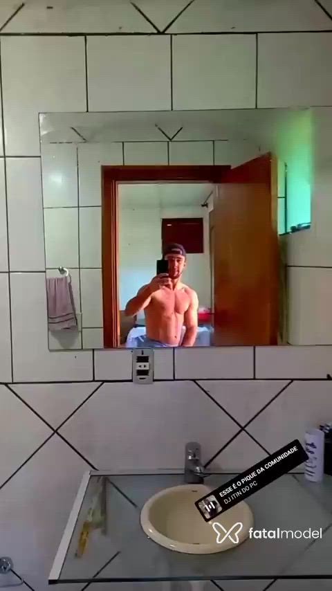 Acompanhante homem morena (o) de olhos castanhos - Vinii Acompanhante homem morena (o) de olhos castanhos - Vinii