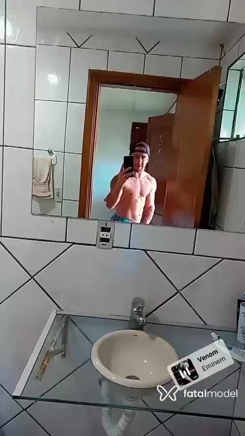 Acompanhante homem morena (o) de olhos castanhos - Vinii Acompanhante homem morena (o) de olhos castanhos - Vinii