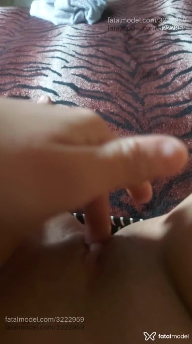 Acompanhante mulher com cabelo castanho de olhos castanhos em Luziânia Acompanhante mulher com cabelo castanho de olhos castanhos em Luziânia - Jhennyffer