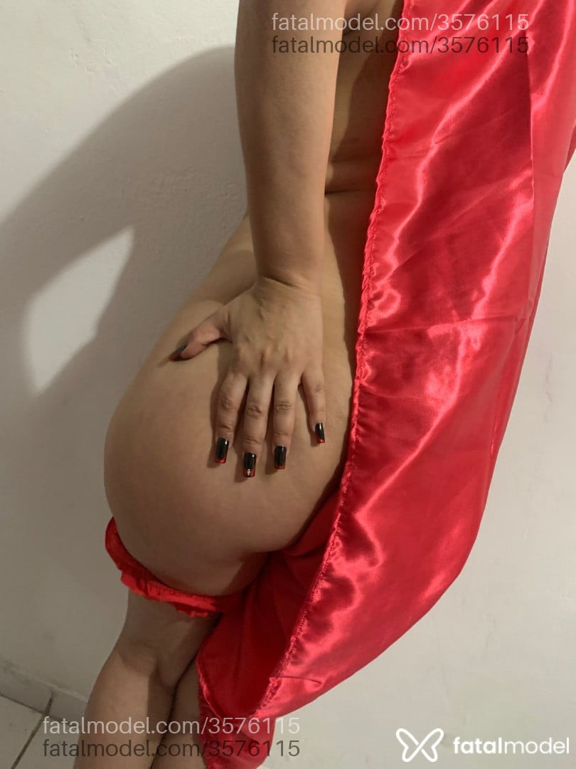 Acompanhante mulher ruiva (o) de olhos castanhos - Brenda