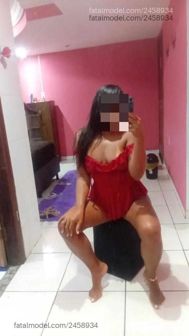 Acompanhante mulher morena (o) de olhos pretos - Bella