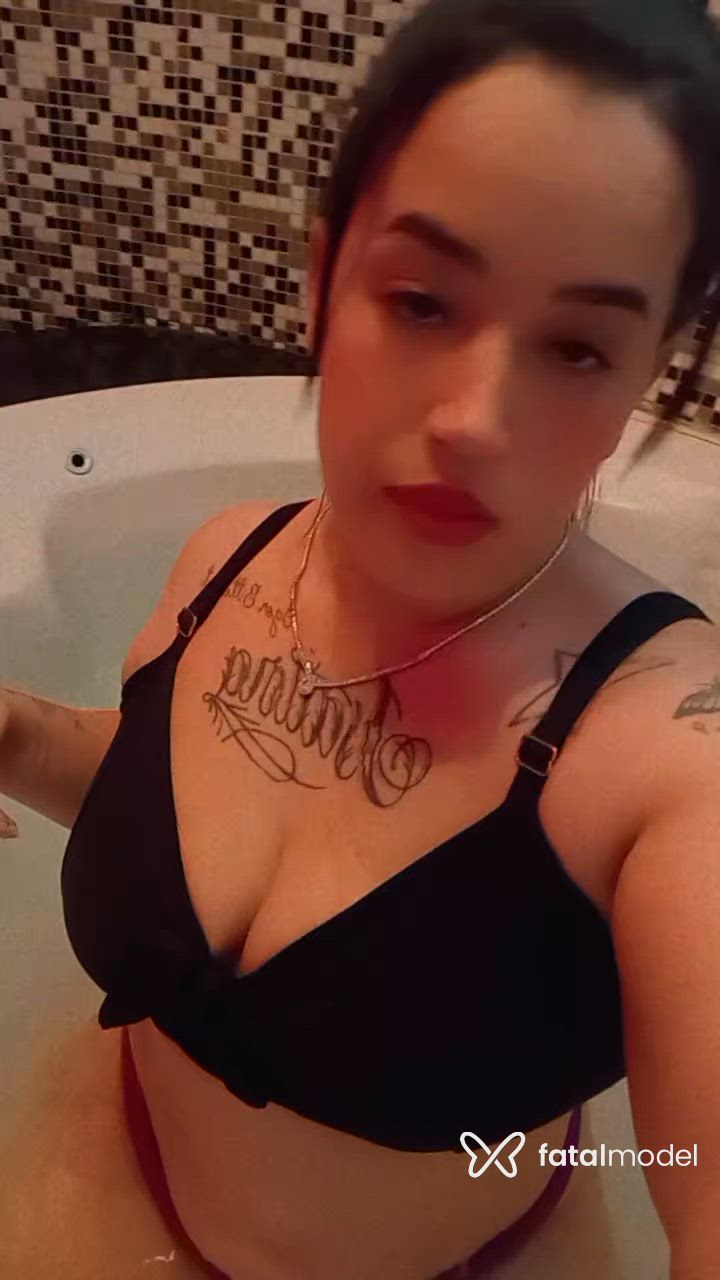 Acompanhante mulher morena (o) de olhos castanhos - Renata