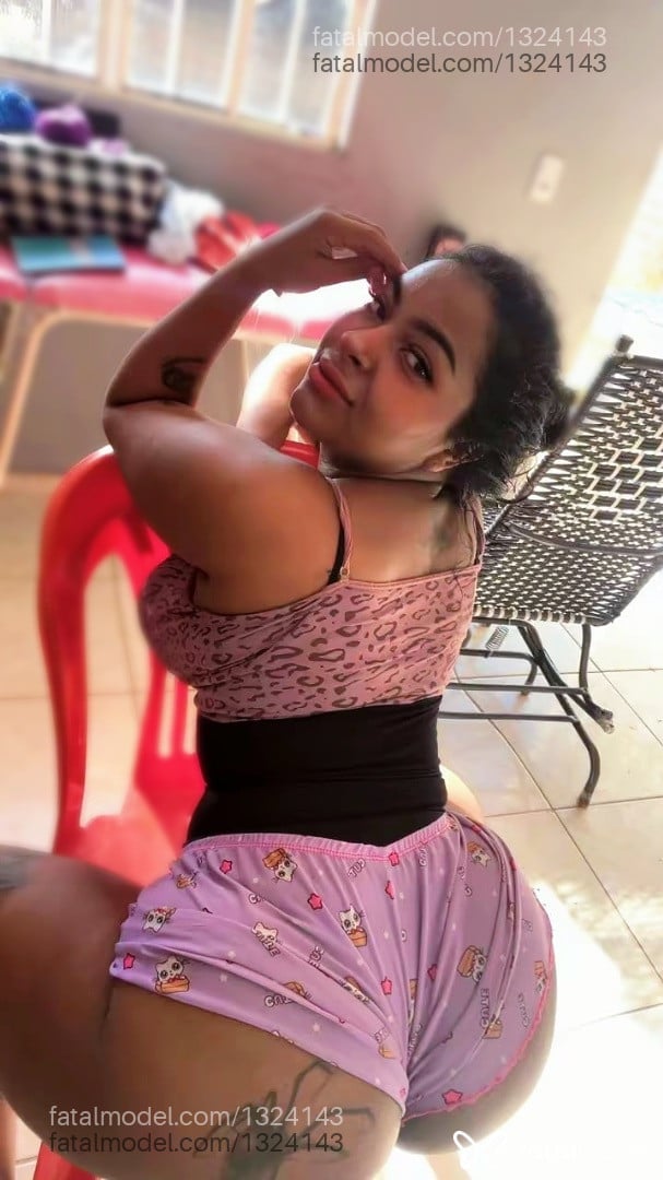 Acompanhante mulher morena (o) de olhos castanhos - Pâmela Butt