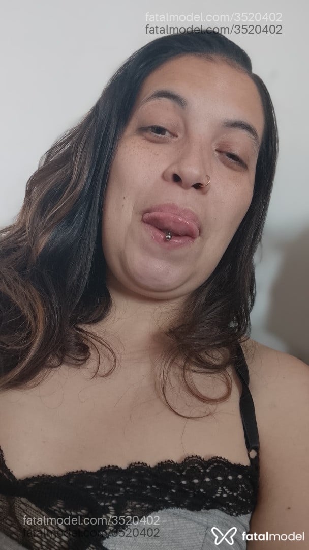 Acompanhante mulher com cabelo castanho de olhos castanhos - Cris Morena
