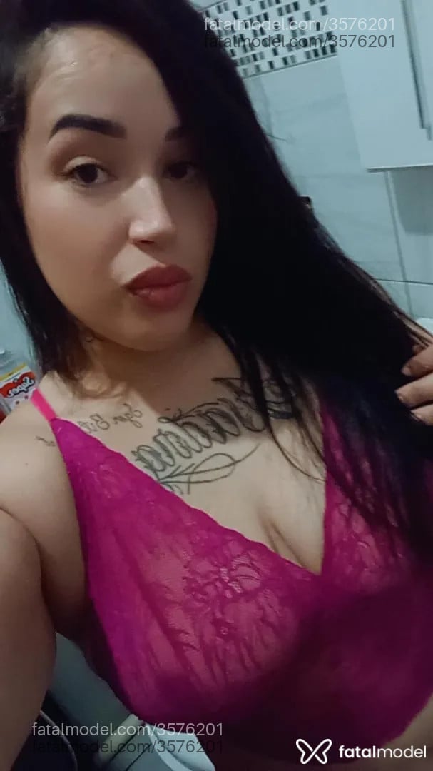 Acompanhante mulher morena (o) de olhos castanhos - Renata