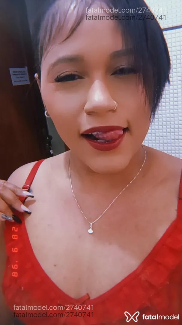 Acompanhante mulher morena (o) de olhos pretos - Morena